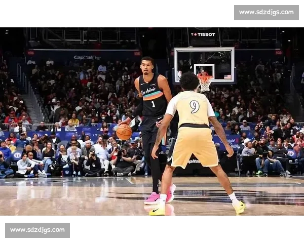 马刺与灰熊激战正酣 双方为季后赛席位展开生死较量